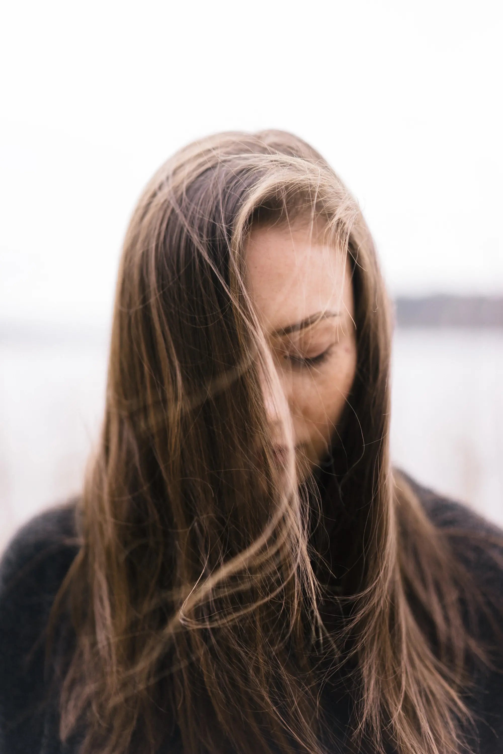 Why Fine Hair Struggles With Hydration and What Actually Works