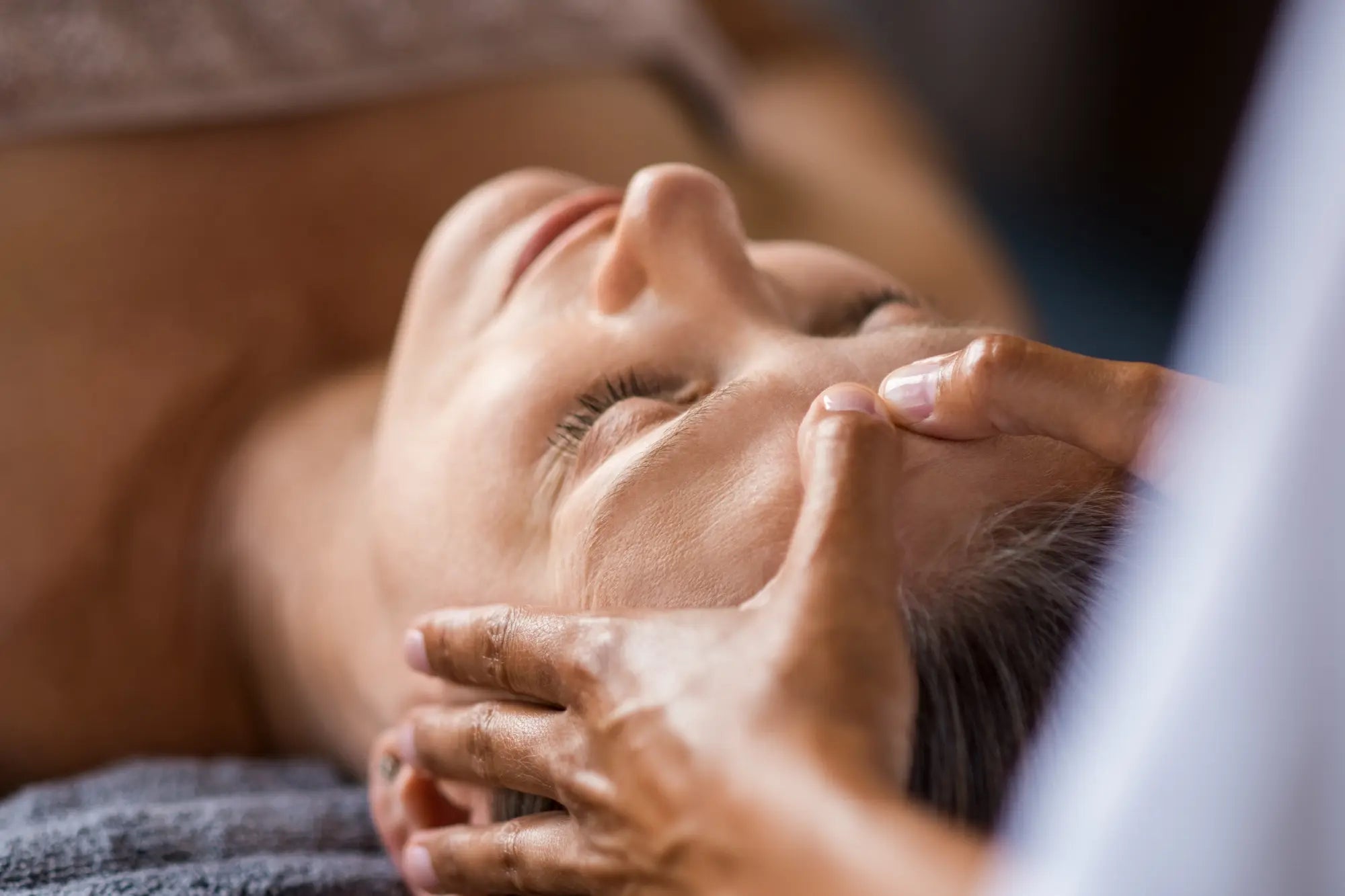 6 Head Massage Benefits for Your Mind, Body, and Hair