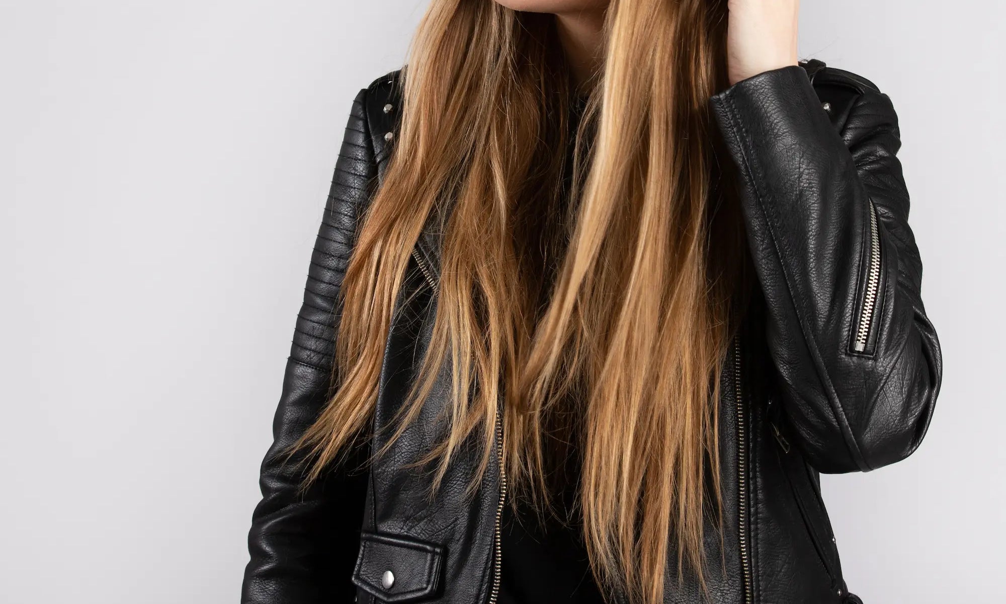 woman wearing hair extensions